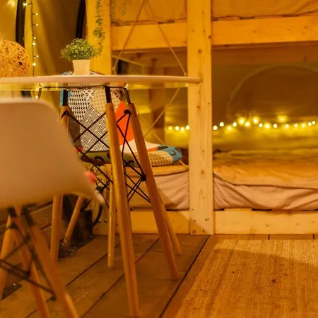 Glamping Dragonfly Gardens - The Wagons *