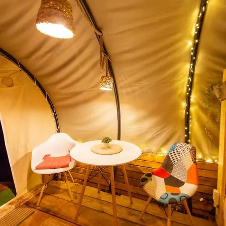 Luxury tent Dragonfly Gardens - The Wagons