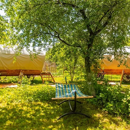 Luxury tent Dragonfly Gardens - The Wagons *