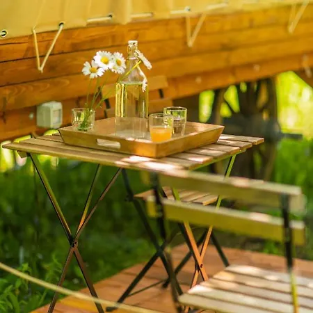 Luxury tent Dragonfly Gardens - The Wagons