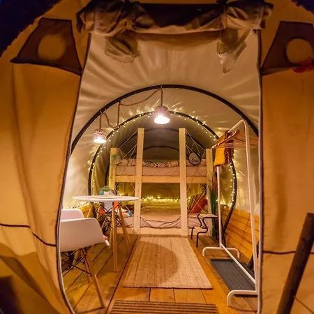 Dragonfly Gardens - The Wagons Luxury tent *