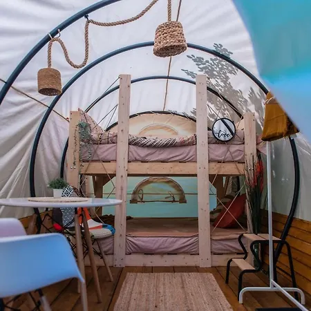 Luxury tent Dragonfly Gardens - The Wagons *