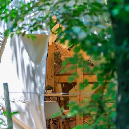 Dragonfly Gardens - The Wagons Luxury tent