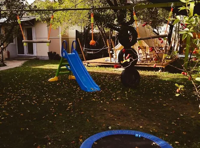 Glamping Dragonfly Gardens - The Wagons Braşov