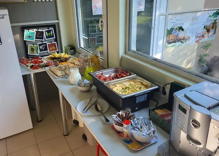 Dragonfly Gardens - The Wagons Glamping *