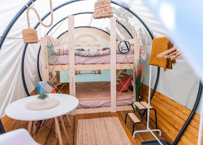 Dragonfly Gardens - The Wagons *