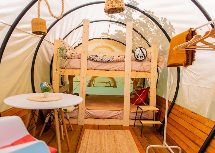 Dragonfly Gardens - The Wagons Glamping *