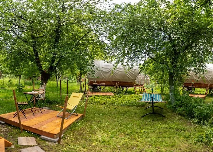 Dragonfly Gardens - The Wagons Glamping *